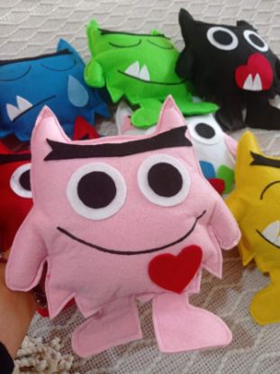 Imagen de Set de 7 monstruos de la emociones gigantes de 23cm cada muñeco