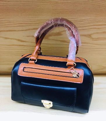 Imagen de BOLSA PARA MUJER COLOR NEGRA