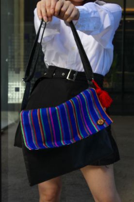 Imagen de Bolso Iztly negro/morado