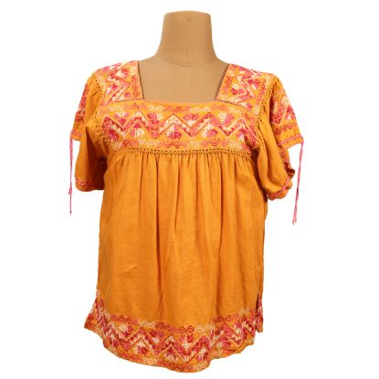 Imagen de Blusa de color mostaza bordada