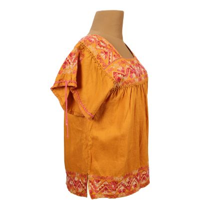 Imagen de Blusa de color mostaza bordada