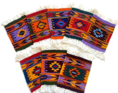 Imagen de Set de 8  piezas de Posa Vasos de Lana, Multi Color Tejido Zapoteco heccho a Mano, 12x15 cm Mini Tapetes