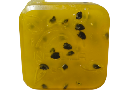 Imagen de Paquete de tres jabones terapéuticos "Plátano, Aloe vera y maracuyá"