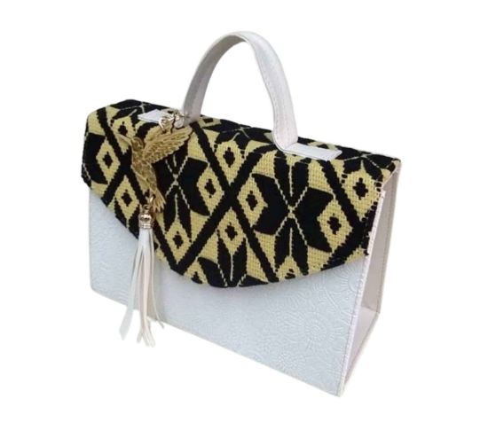 Imagen de Bolsa artesanal con tejido mazahua