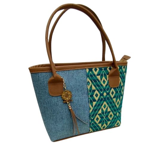 Imagen de Bolsa artesanal con tejido mazahua