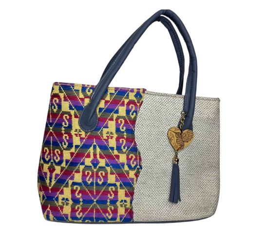 Imagen de Bolsa artesanal con tejido mazahua