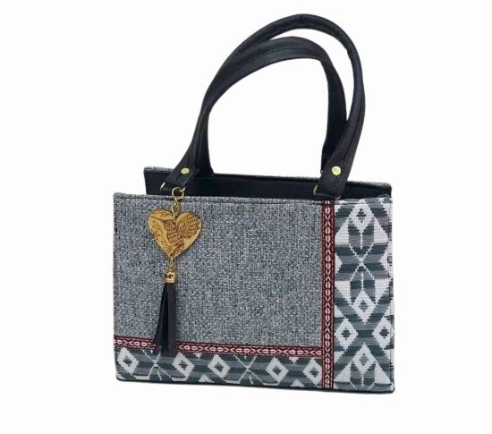 Imagen de Bolsa artesanal con tejido mazahua