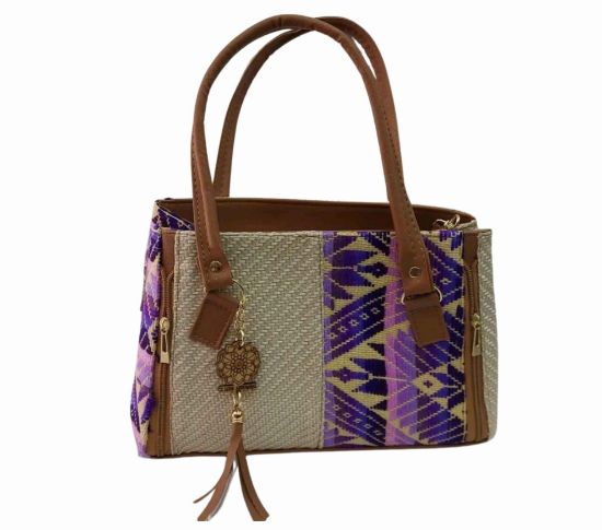 Imagen de Bolsa artesanal con tejido mazahua